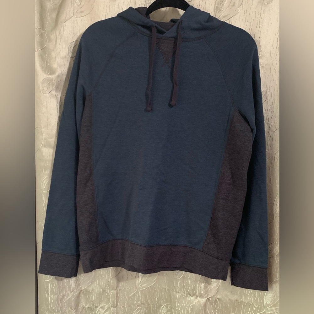 🌸NWOT Urban Pipeline Hoodie🌸